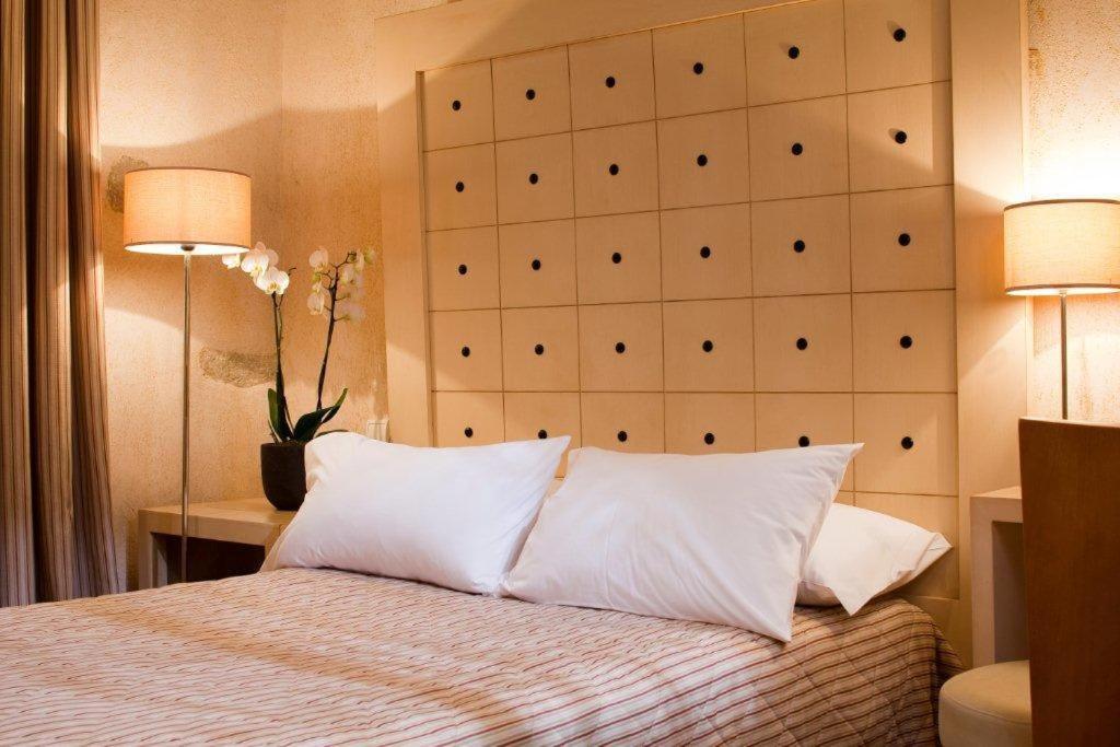 Hotel Les Remparts Mirepoix  Rom bilde
