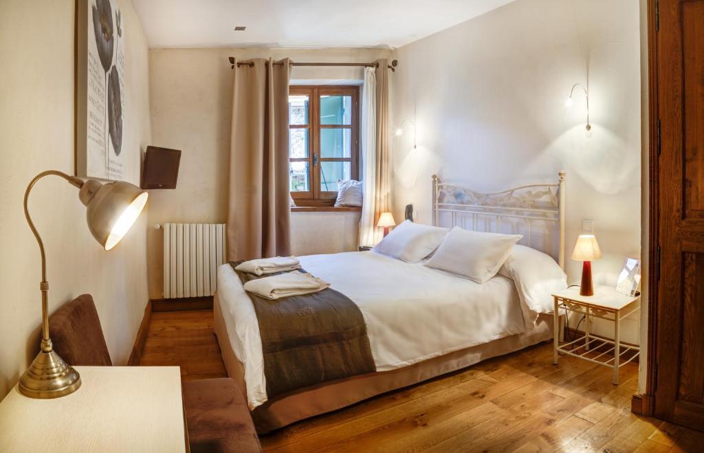 Hotel Les Remparts Mirepoix  Rom bilde