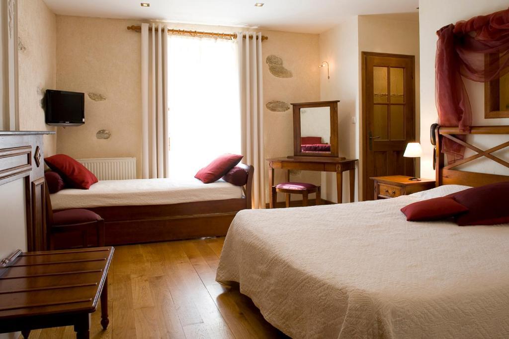 Hotel Les Remparts Mirepoix  Rom bilde